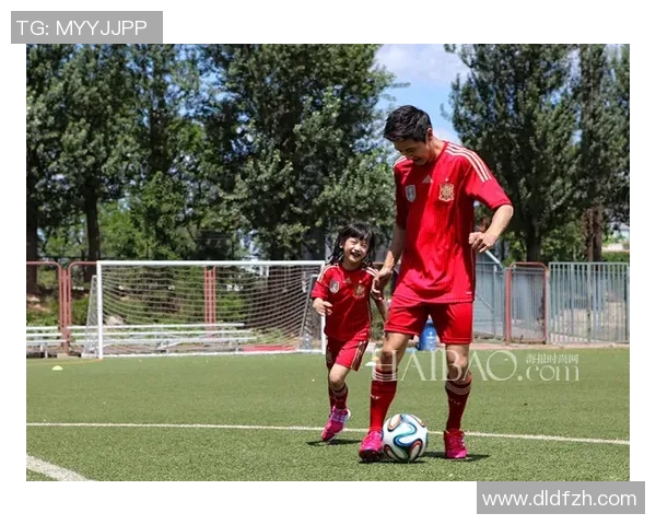 家中悬挂足球明星海报的利与弊探讨 家中悬挂足球明星海报的利与弊探讨