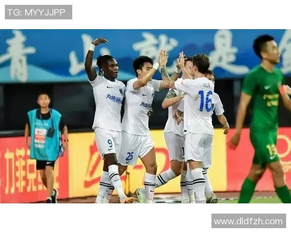 广州足球队以55分领跑大师赛积分榜展现强劲实力